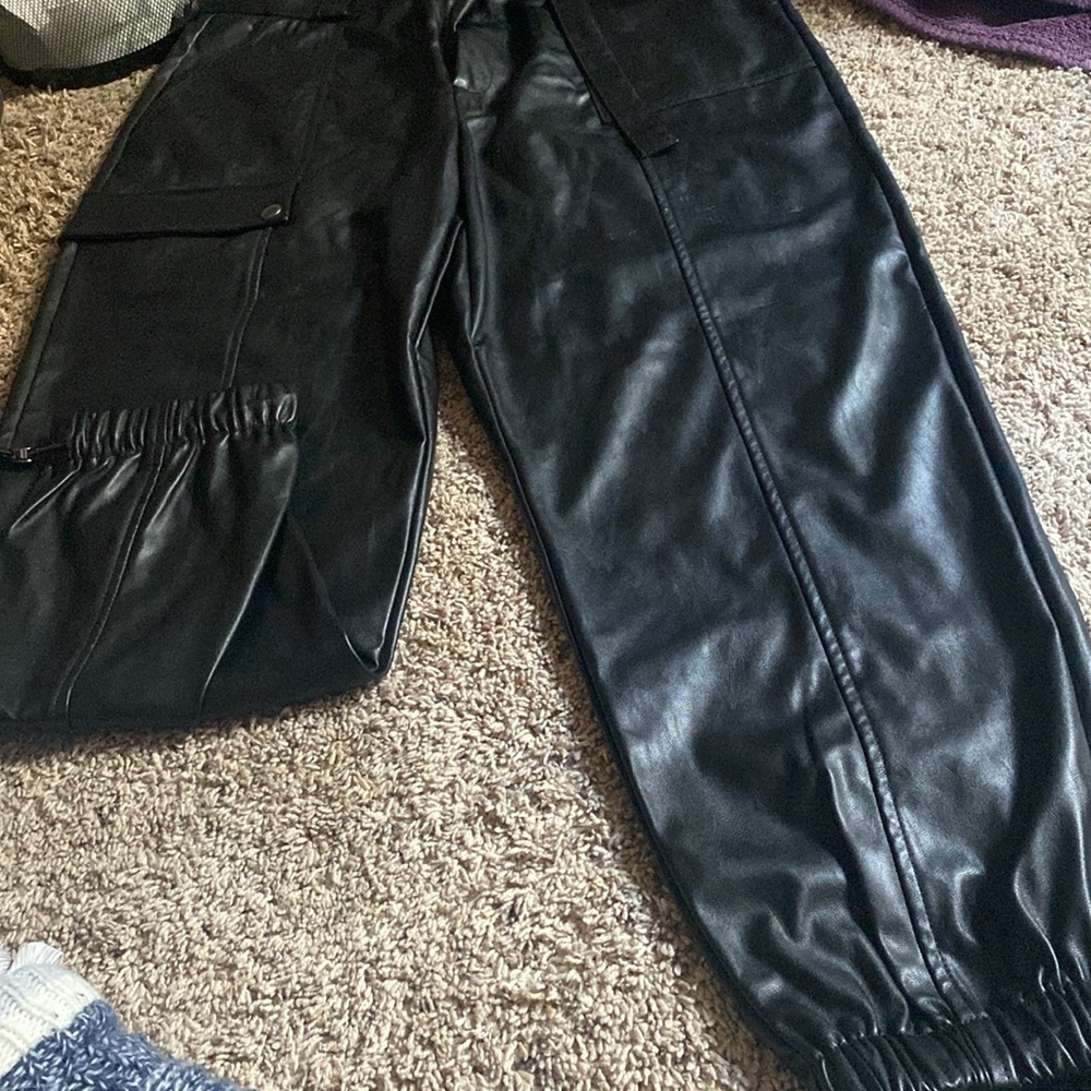 Bardot faux leather cargo pants NWT - Picture 3 of 8